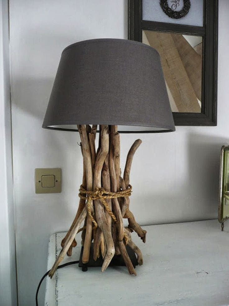 Lamp van driftwood