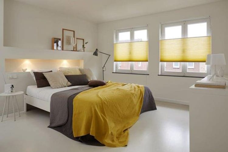 Plissegordijnen geel slaapkamer